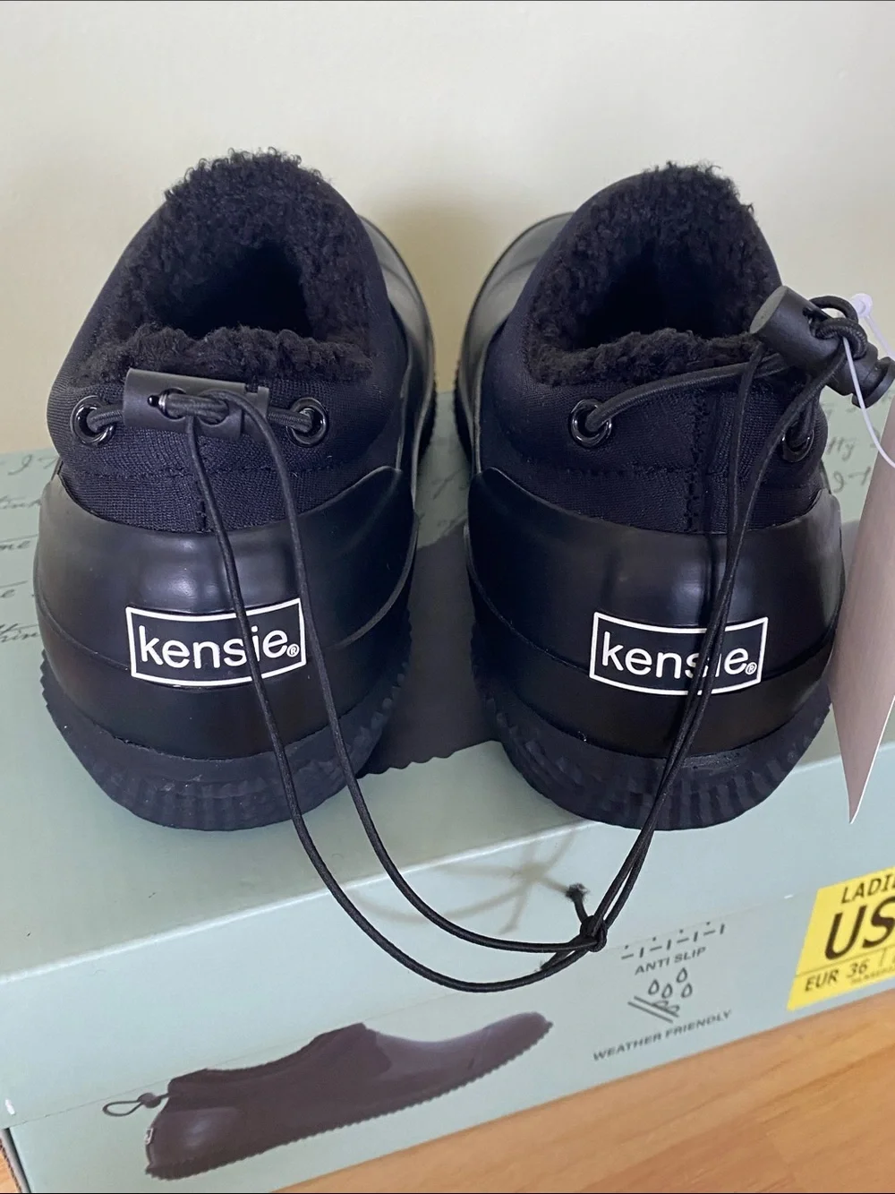 Kensie Black Ladies Waterproof Slip-On Rain & Snow Clog Size 6 Carmella